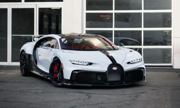 Cận cảnh 'siêu xe' Bugatti Chiron Pur Sport đầu tiên đến tay khách hàng