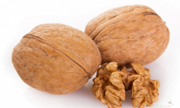 Mẹo nhận diện quả óc chó Mỹ và Trung Quốc tránh mua giá trên trời