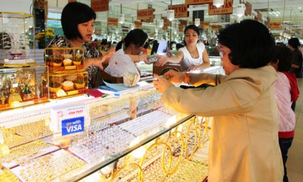 Giá vàng SJC tiếp tục tăng mạnh, gần chạm ngưỡng 45 triệu đồng