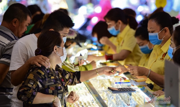 Giá vàng trong nước và thế giới biến động trái chiều