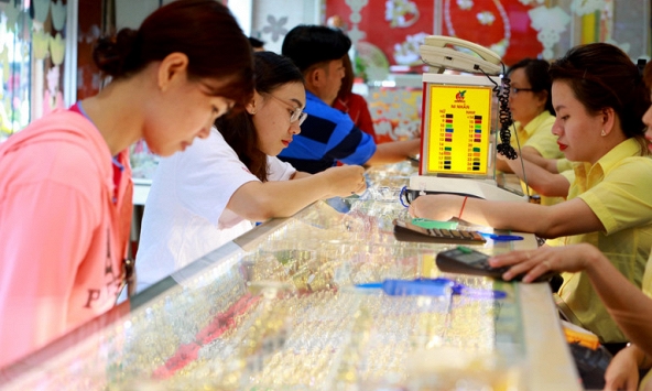 Giá vàng quay đầu tăng nửa triệu đồng/lượng