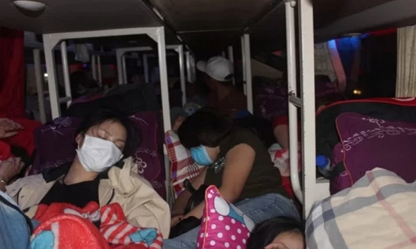 CSGT Đồng Nai phát hiện xe 46 chỗ nhồi 99 người 