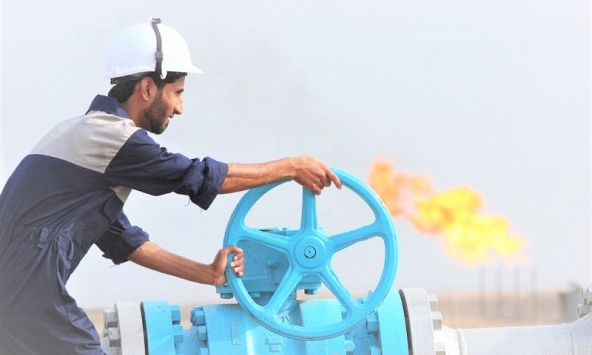 Vì sao giá dầu thô tiếp tục tăng vào năm 2021?