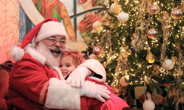 Thế giới đầy màu sắc chào đón mùa Giáng sinh 2019