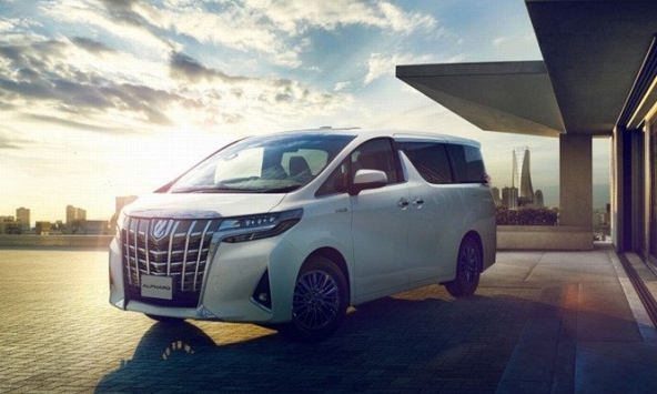 Nỗ lực thoát ế tại Việt Nam, Toyota Alphard 2021 thêm nhiều tiện nghi