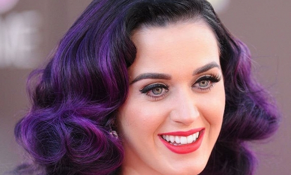 Xu hướng nhuộm tóc tím 2021 - Hãy thử dù chỉ một lần