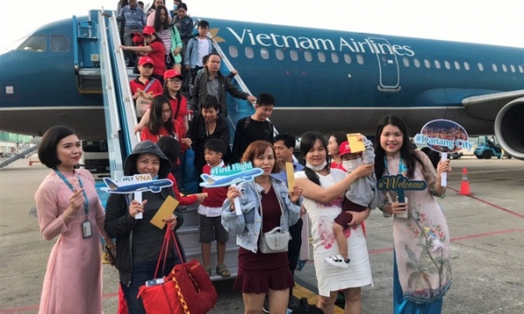 Hơn 120 du khách “xông đất” Đà Nẵng bằng đường hàng không
