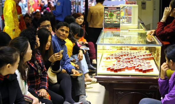 Sáng sớm mua 1 lượng vàng vía Thần tài, đến chiều lỗ 600.000 đồng