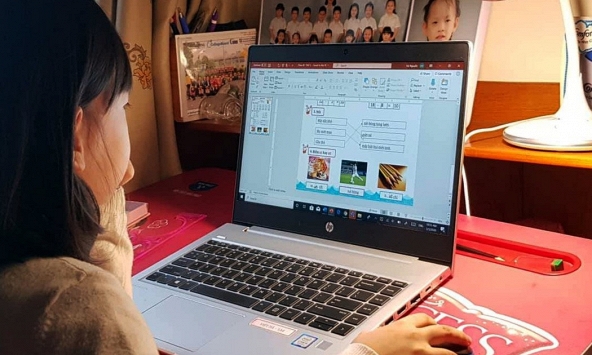 Trường học chuyển qua dạy online để tránh virus corona