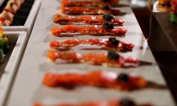 Sao Hollywood được đãi món gì trong bữa tiệc Oscar 2020?