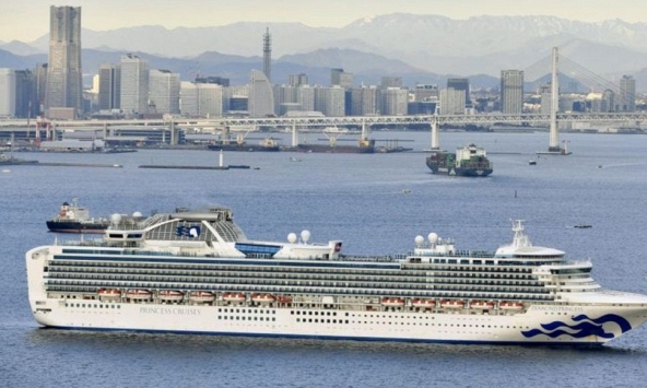 Nhật Bản cách ly tàu du lịch hơn 3.500 người vì có hành khách nhiễm virus corona