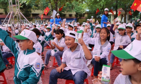 Chương trình ‘Sữa học đường’ tiếp tục được triển khai tại Hà Nam