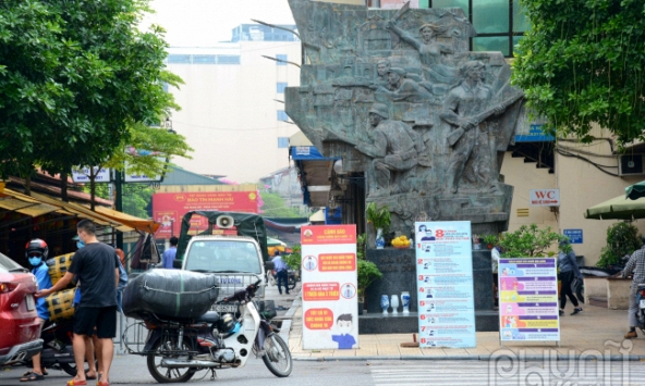 Đi chợ mùa dịch có gì lạ? 