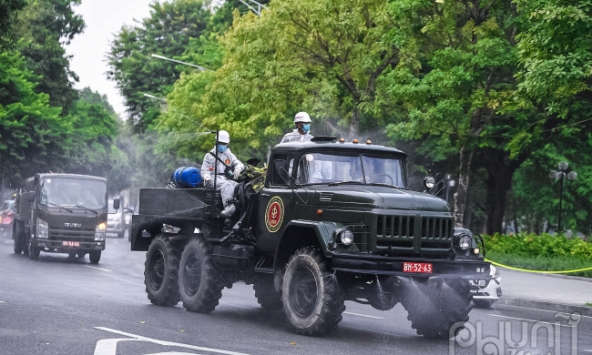 Hà Nội phun khử khuẩn trên diện rộng