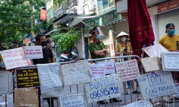 “Chợ nhà giàu” Hà Nội hoạt động như thế nào trong thời điểm giãn cách xã hội