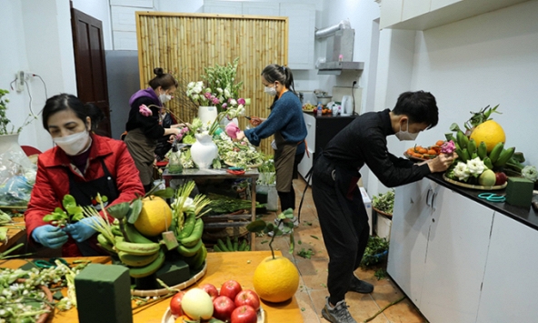 Xuyên đêm trả đơn mâm ngũ quả bày Tết Nhâm dần