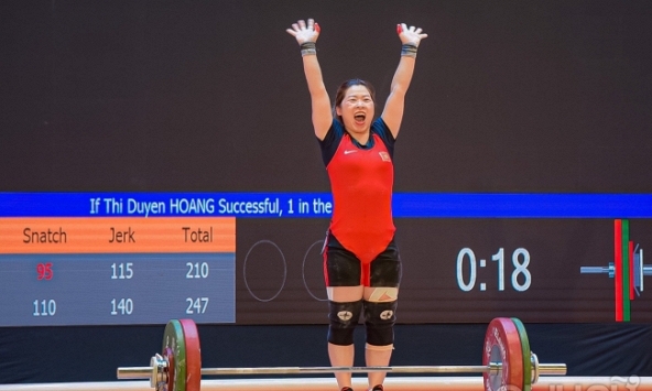 Hoàng Thị Duyên phá kỷ lục SEA Games, bảo vệ thành công HCV nội dung cử giật