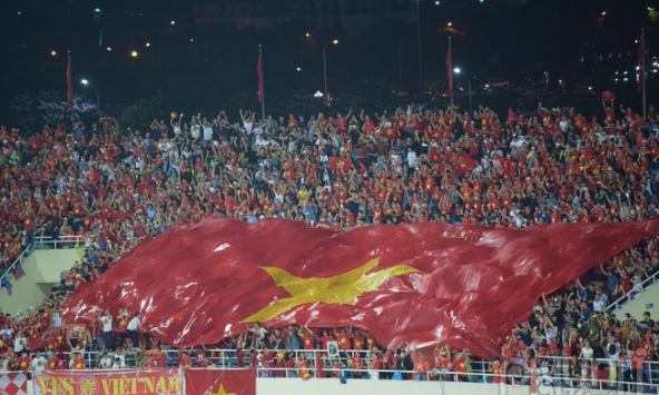 Người dân xuống phố ăn mừng U23 Việt Nam vô địch SEA Games 31