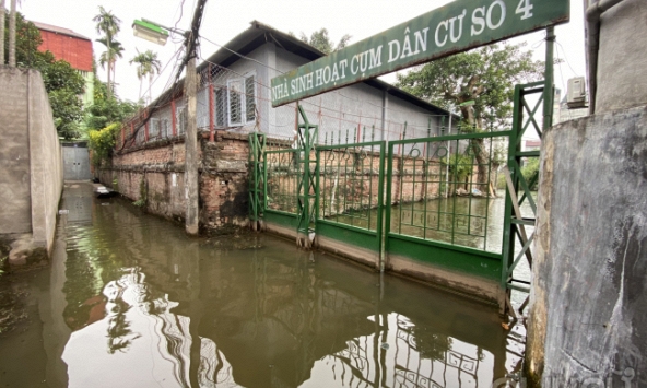 Nghịch cảnh phải chèo thuyền vào ngõ, bắc cầu vào nhà của người dân một phường giữa Thủ đô 12 năm qua
