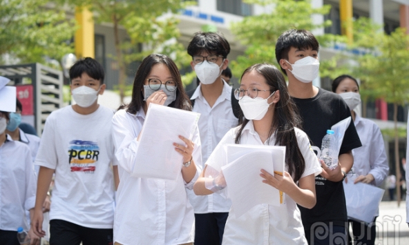 Đề thi Văn lớp 10 THPT “dễ thở”, thí sinh phấn khởi rời phòng thi