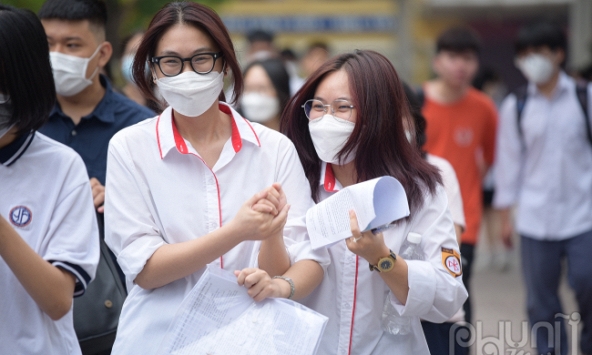 Hoàn thành môn thi đầu tiên, thí sinh nhận xét đề Văn năm nay khá dễ