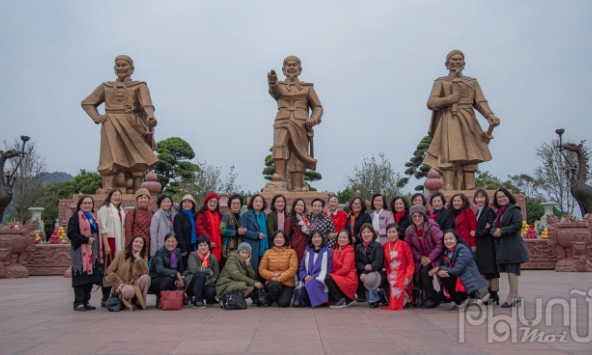 Hội Nữ trí thức Việt Nam tổ chức Hội nghị Ban chấp hành lần thứ 3, tham quan Hải Phòng