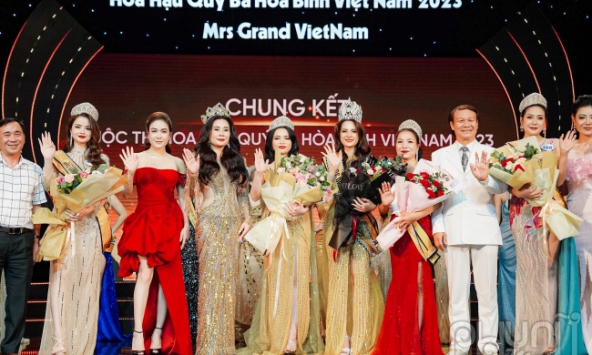 Đoàn Thị Thu Hằng đăng quang Hoa hậu Quý bà Hòa bình Việt Nam 2023