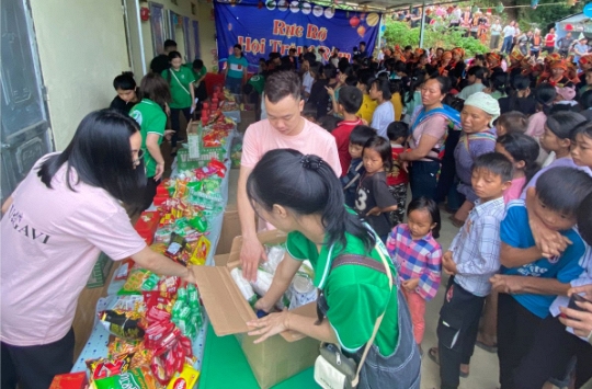 “Rực rỡ hội trăng rằm”, món quà Trung thu ý nghĩa cho trẻ em tại các bản vùng cao tỉnh Lai Châu