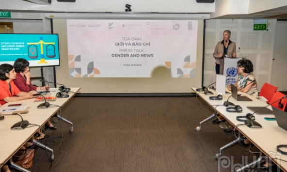 Các nhà báo, chuyên gia Việt Nam và quốc tế trao đổi kinh nghiệm truyền thông về bình đẳng giới