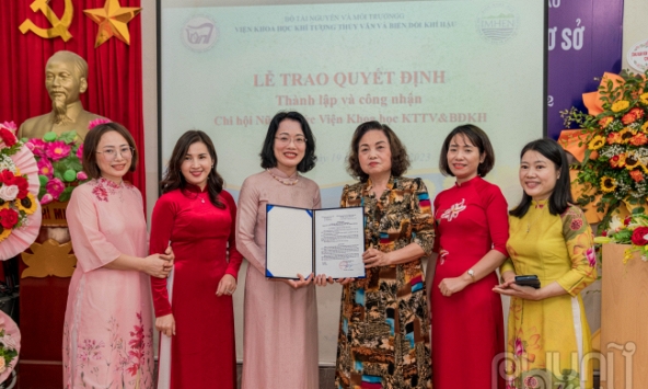 Ra mắt Chi hội Nữ trí thức Viện Khoa học Khí tượng Thủy văn và Biến đổi khí hậu