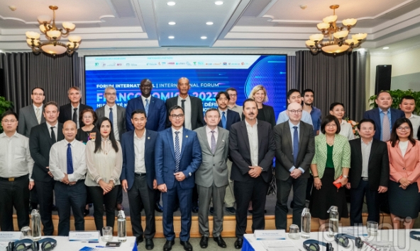 Nhân văn số: Cơ hội và thách thức trong quá trình chuyển đổi số