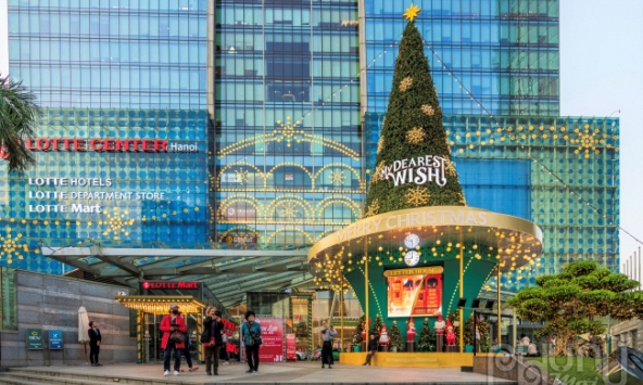  Không khí giáng sinh tràn ngập khắp phố phường Hà Nội