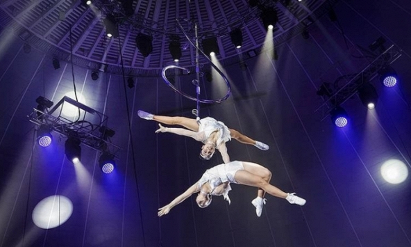Chương trình xiếc 'Những cánh hồng bay' tôn vinh những nữ nghệ sỹ xiếc