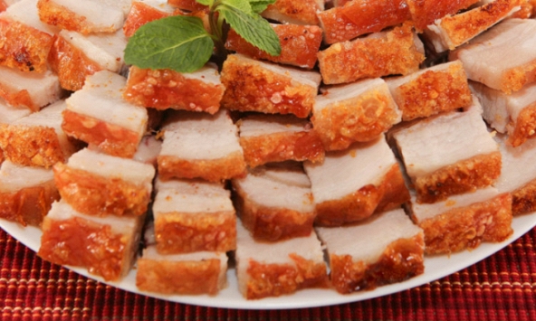 Cách làm thịt lợn quay giòn bì với nồi chiên không dầu cực ngon không sợ dầu mỡ