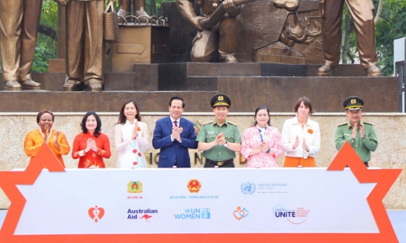 Đảm bảo an sinh xã hội, tăng quyền năng, tạo cơ hội cho phụ nữ và trẻ em