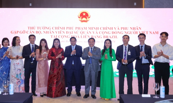Thủ tướng Phạm Minh Chính cùng Phu nhân gặp gỡ cộng đồng người Việt Nam tại Brazil