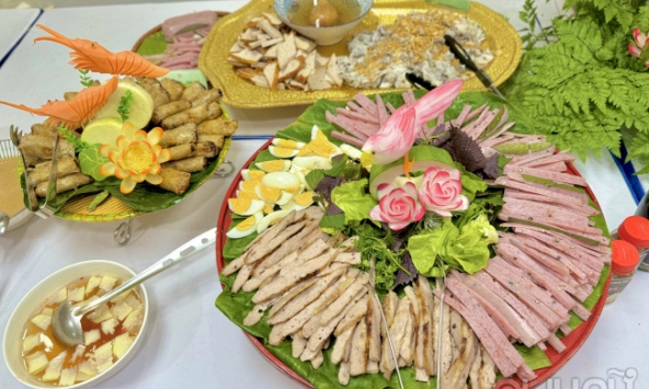 Vào bếp với món bánh cuốn Tây Sơn dân dã, đặc trưng của vùng đất Bình Định