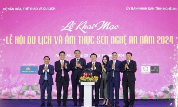 Khai mạc lễ hội du lịch và ẩm thực Sen năm 2024 tại Nghệ An