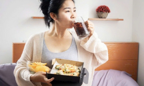 Các thói quen ăn uống không lành mạnh phổ biến ở người Việt Nam