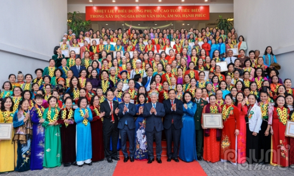  Hội nghị biểu dương phụ nữ cao tuổi tiêu biểu toàn quốc trong xây dựng gia đình văn hóa, ấm no, hạnh phúc.