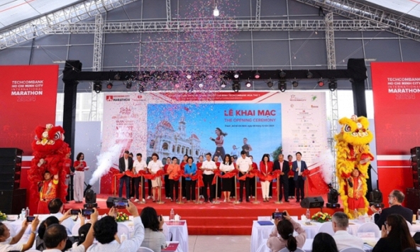 Gần 18.000 trái tim hòa nhịp cùng TP.HCM trong giải marathon quốc tế Techcombank 2024