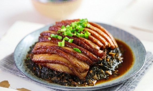 Khâu nhục Lạng Sơn: Bí quyết để có miếng thịt mềm tan, đậm đà hương vị núi rừng