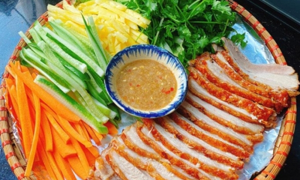 Cách làm bánh tráng thịt heo quay thơm ngon, giòn bì