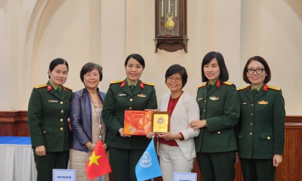 Ban Phụ nữ Quân đội làm việc với UN Women