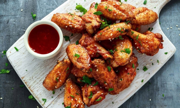 Cánh gà chiên mắm giòn tan, đậm vị