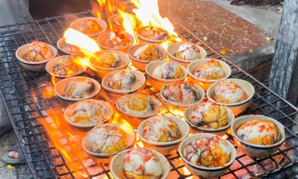 Bí quyết làm trứng vịt lộn nướng muối ớt ngon cực đỉnh