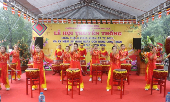 Khai hội truyền thống chùa Thánh Chúa