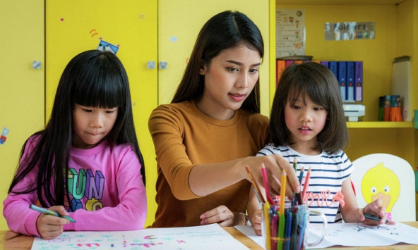 Giúp bé ghi nhớ lời người lớn dạy: Phương pháp hiệu quả