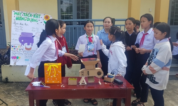 Singapore cải thiện tỷ lệ nữ giới tham gia các ngành nghề STEM như thế nào?