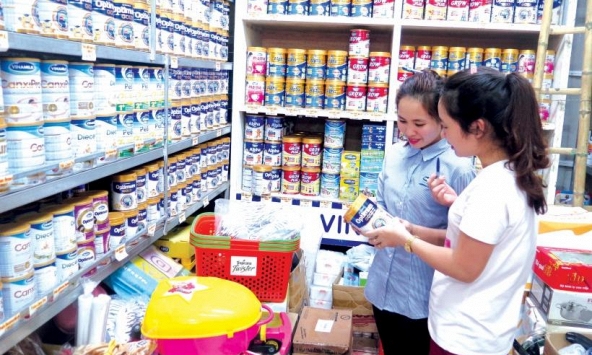 Cha mẹ cần làm gì để bảo vệ con trước nạn sữa bột giả?